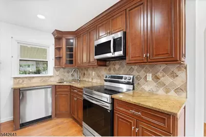 55 14th Ave, Elmwood Park, NJ 07407 - Photo 6
