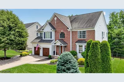 9 Summerfield Dr, Franklin Township, NJ 08540 - Photo 2