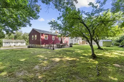 33 Walter Dr, Bloomingdale, NJ 07403 - Photo 36