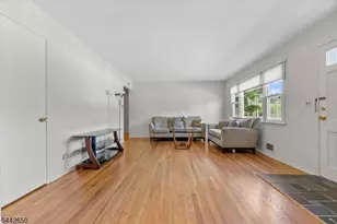 33 Walter Dr, Bloomingdale, NJ 07403 - Photo 8
