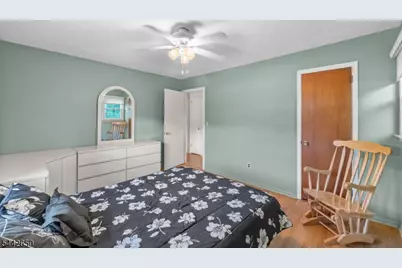 33 Walter Dr, Bloomingdale, NJ 07403 - Photo 24