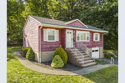 33 Walter Dr, Bloomingdale, NJ 07403 - Photo 2