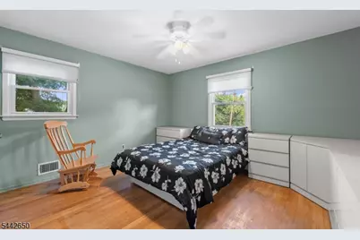 33 Walter Dr, Bloomingdale, NJ 07403 - Photo 22