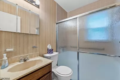 33 Walter Dr, Bloomingdale, NJ 07403 - Photo 26