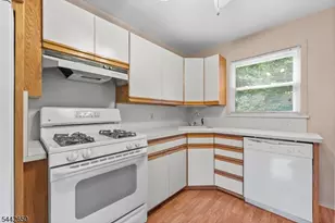33 Walter Dr, Bloomingdale, NJ 07403 - Photo 16