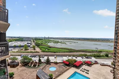 1020 Harmon Cove Tower, Secaucus, NJ 07094 - Photo 32