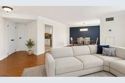1020 Harmon Cove Tower, Secaucus, NJ 07094 - Photo 4