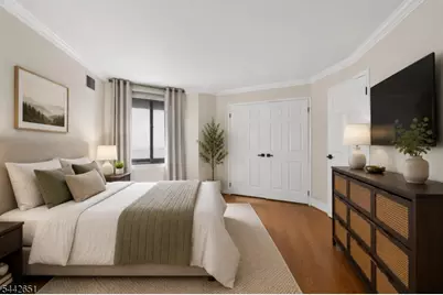 1020 Harmon Cove Tower, Secaucus, NJ 07094 - Photo 18