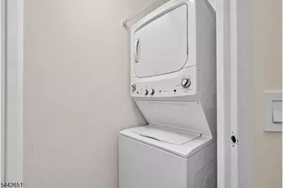 1020 Harmon Cove Tower, Secaucus, NJ 07094 - Photo 22