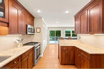 28 Delbrook Rd, Parsippany, NJ 07950 - Photo 20