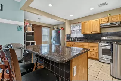 416 Pine St, Roselle, NJ 07203 - Photo 6
