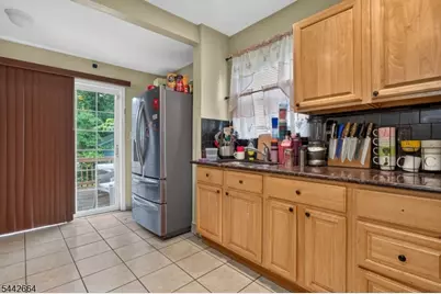 416 Pine St, Roselle, NJ 07203 - Photo 8