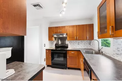 67 Shawnee Ave, Rockaway Township, NJ 07866 - Photo 8