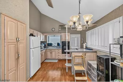 30 Raven Dr, Woodbridge Township, NJ 07067 - Photo 8