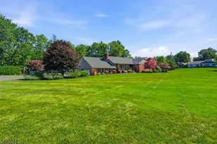 65 Washington Valley Rd, Warren Township, NJ 07059 - Photo 4