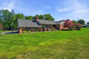 65 Washington Valley Rd, Warren Township, NJ 07059 - Photo 2