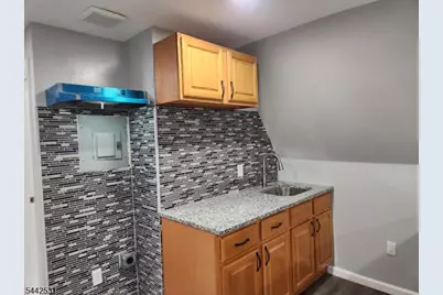 1025 Anna St, Elizabeth, NJ 07201 - Photo 8
