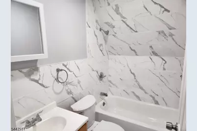 1025 Anna St, Elizabeth, NJ 07201 - Photo 4