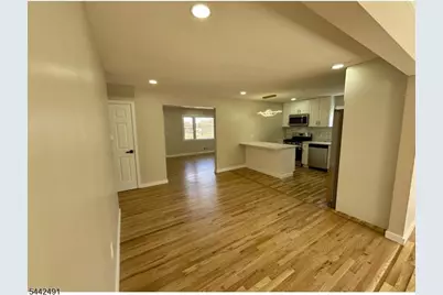 9 Joan Pl, Clifton, NJ 07012 - Photo 6
