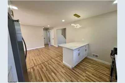 9 Joan Pl, Clifton, NJ 07012 - Photo 8