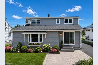 9 Joan Pl, Clifton, NJ 07012 - Photo 2
