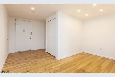 518-536 Gregory Ave #203, Weehawken, NJ 07086 - Photo 4