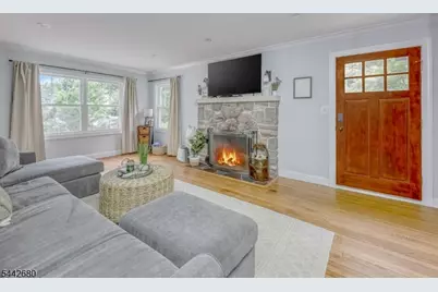 95 Balsam Rd, Wayne, NJ 07470 - Photo 4