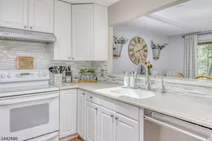 95 Balsam Rd, Wayne, NJ 07470 - Photo 8