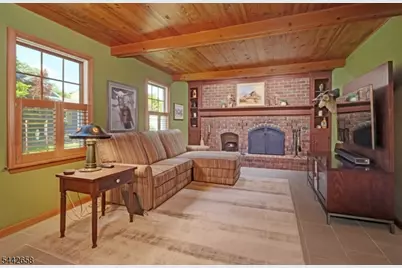 13 Oaklawn Dr, East Hanover Township, NJ 07936 - Photo 10