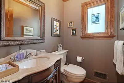 13 Oaklawn Dr, East Hanover Township, NJ 07936 - Photo 12