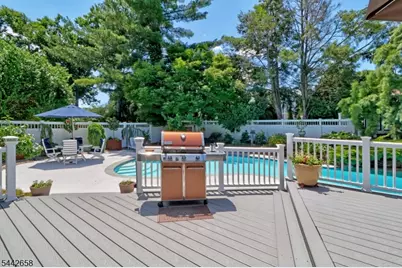 13 Oaklawn Dr, East Hanover Township, NJ 07936 - Photo 34