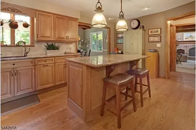 13 Oaklawn Dr, East Hanover Township, NJ 07936 - Photo 6