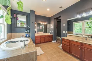 8 Bluffs Ct, Hamburg, NJ 07419 - Photo 22