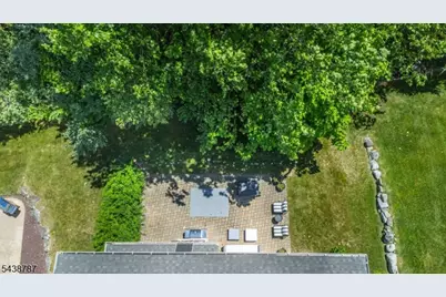 8 Bluffs Ct, Hamburg, NJ 07419 - Photo 6