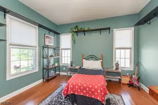8 Bluffs Ct, Hamburg, NJ 07419 - Photo 10