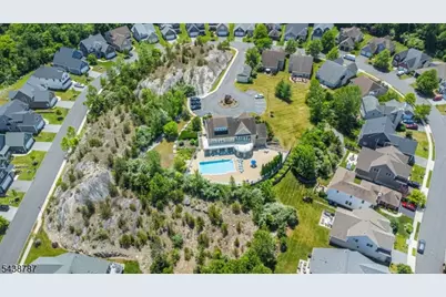 8 Bluffs Ct, Hamburg, NJ 07419 - Photo 32