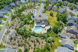8 Bluffs Ct, Hamburg, NJ 07419 - Photo 32