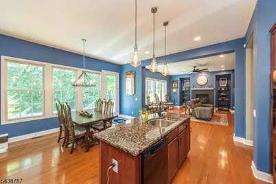 8 Bluffs Ct, Hamburg, NJ 07419 - Photo 16