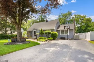134 Marion Ct, Pompton Lakes, NJ 07442 - Photo 4
