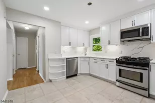 124 Holmes Oval, New Providence, NJ 07974 - Photo 6