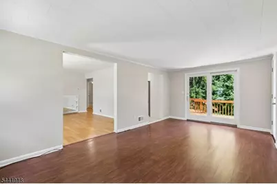 124 Holmes Oval, New Providence, NJ 07974 - Photo 4