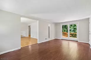 124 Holmes Oval, New Providence, NJ 07974 - Photo 4