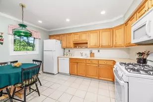 33 Galway Dr, Mendham, NJ 07945 - Photo 4