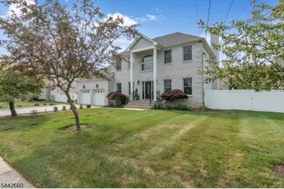664 Roosevelt Ave, Piscataway Township, NJ 08854 - Photo 2