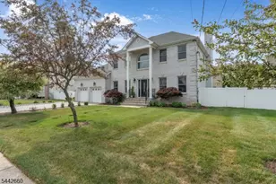 664 Roosevelt Ave, Piscataway Township, NJ 08854 - Photo 2