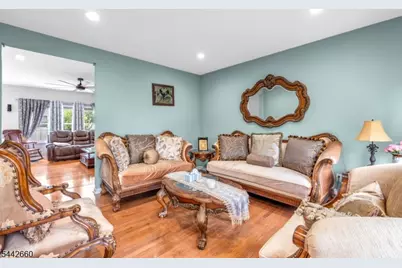 664 Roosevelt Ave, Piscataway Township, NJ 08854 - Photo 12