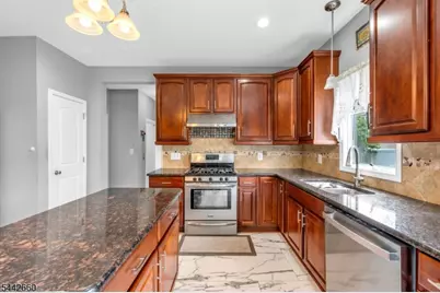 664 Roosevelt Ave, Piscataway Township, NJ 08854 - Photo 18