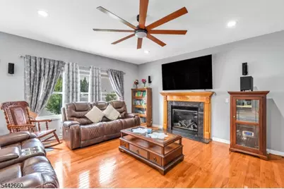 664 Roosevelt Ave, Piscataway Township, NJ 08854 - Photo 22
