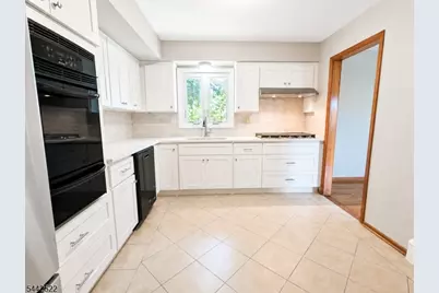 52 Mechanic St, Millburn, NJ 07041 - Photo 4