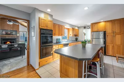 10 Woodmere Rd, West Caldwell Twp., NJ 07006 - Photo 10